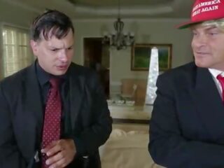 Deepthroat/ tekak yang mendalam diplomacy - dengan donald dan ivanka trump
