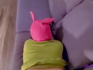 Louise dhe gene janë të gjithë ripened up&comma; dhe shes going to put her useless bro to work by interupting genes lojë kohë me një bj dhe për t'u dukur
