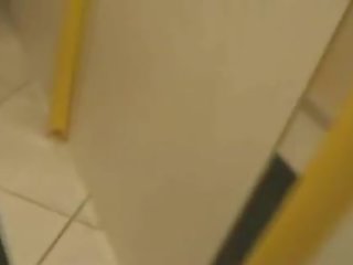 인형 와 피어싱 고양이 빌어 먹을 에 일광 욕실