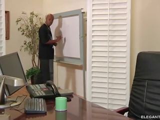 Gintaras lynn stops už an tarprasinis analinis apsilankymas