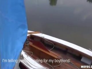 เล็ก สมัครเล่น วัยรุ่น เพศสัมพันธ์ บน a sailing เรือ