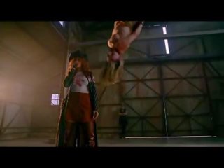 Rihanna and rachel roberts eşiksiz in a music clip