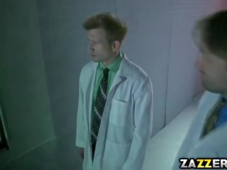 Harley 奎因 吸吮 法案 baileys 大 厚 公鸡